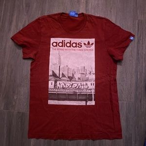 Adidas graphic t-shirt size medium